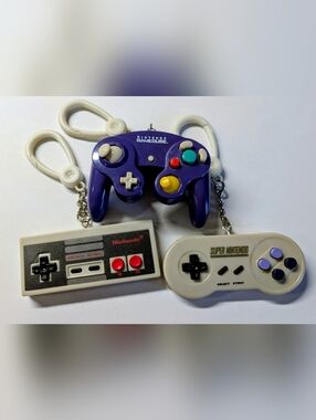 Lot of Nintendo GameCube Super Nintendo retro-style mini keychain
